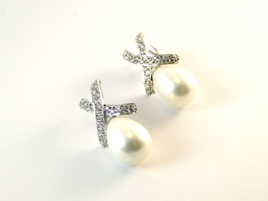 Pendientes Vivendy perla cruzada